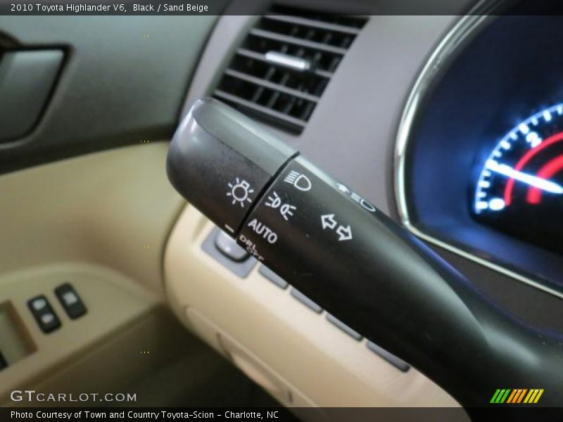 Black / Sand Beige 2010 Toyota Highlander V6