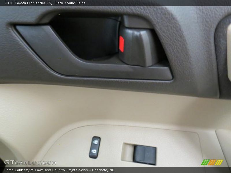 Black / Sand Beige 2010 Toyota Highlander V6