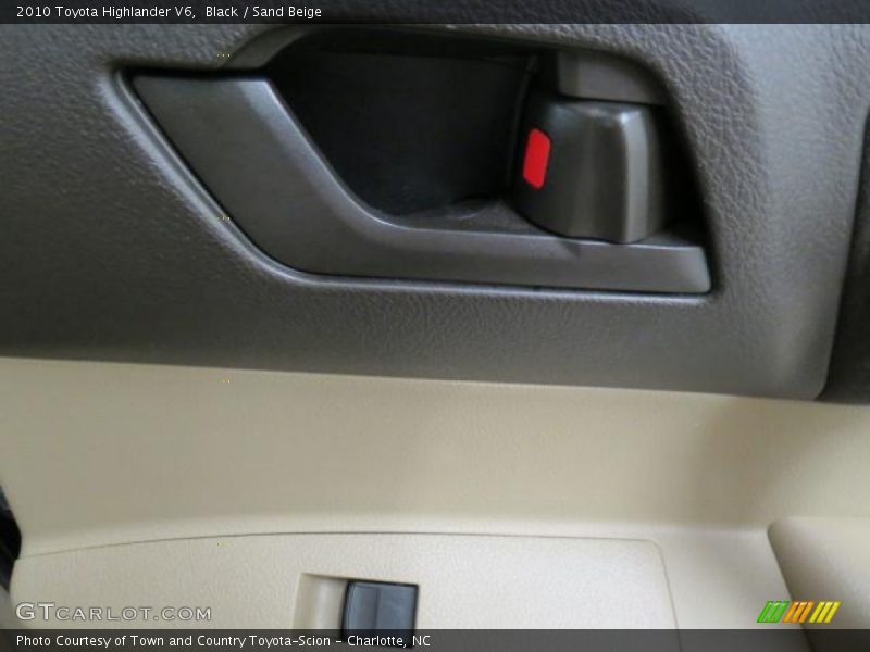 Black / Sand Beige 2010 Toyota Highlander V6