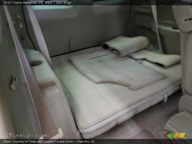 Black / Sand Beige 2010 Toyota Highlander V6