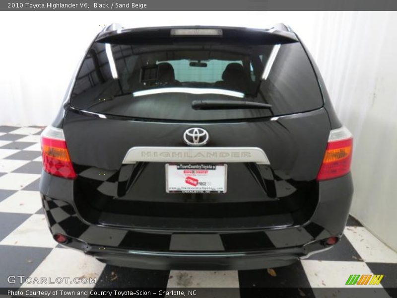 Black / Sand Beige 2010 Toyota Highlander V6