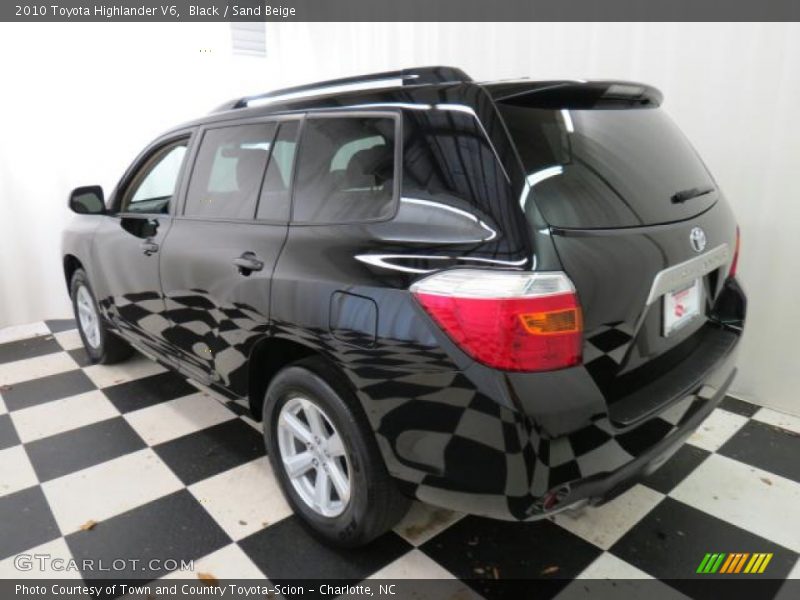 Black / Sand Beige 2010 Toyota Highlander V6