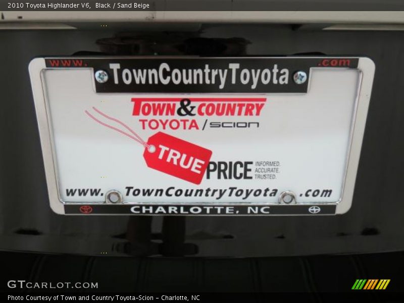 Black / Sand Beige 2010 Toyota Highlander V6
