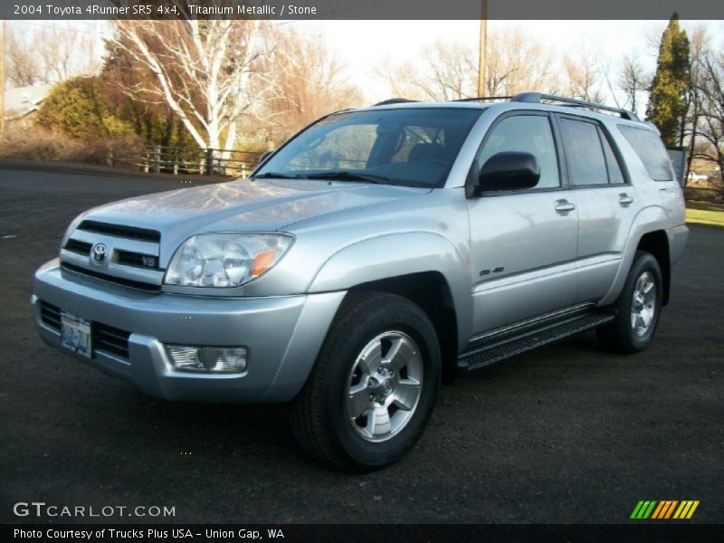 Front 3/4 View of 2004 4Runner SR5 4x4
