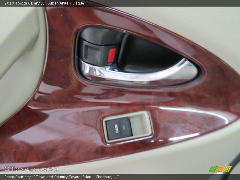 Super White / Bisque 2010 Toyota Camry LE