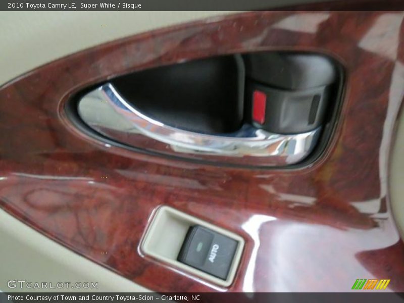 Super White / Bisque 2010 Toyota Camry LE