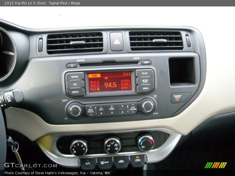 Controls of 2013 Rio LX 5-Door