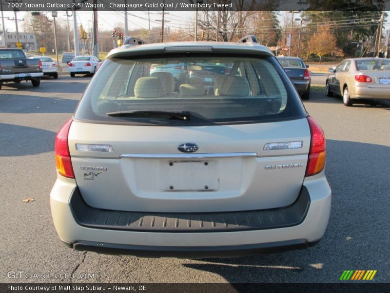 Champagne Gold Opal / Warm Ivory Tweed 2007 Subaru Outback 2.5i Wagon