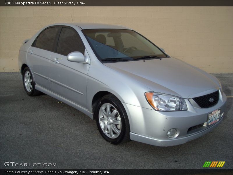 Front 3/4 View of 2006 Spectra EX Sedan