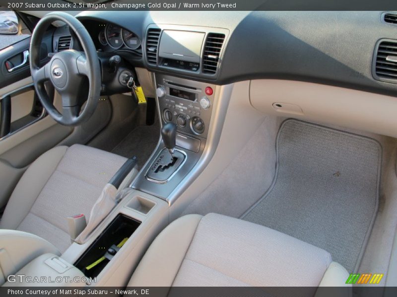 Champagne Gold Opal / Warm Ivory Tweed 2007 Subaru Outback 2.5i Wagon