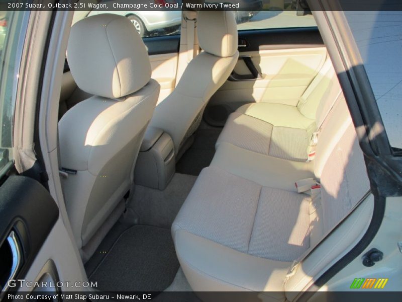 Champagne Gold Opal / Warm Ivory Tweed 2007 Subaru Outback 2.5i Wagon