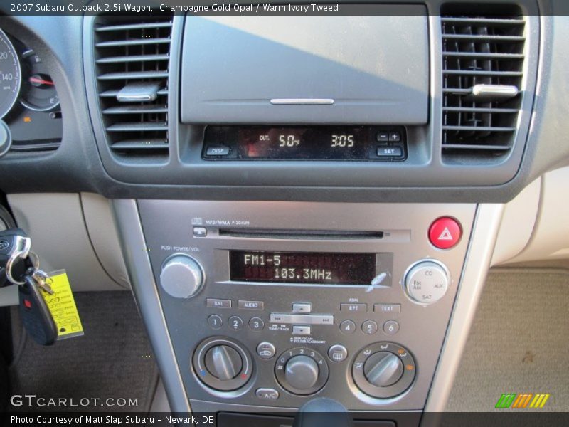 Champagne Gold Opal / Warm Ivory Tweed 2007 Subaru Outback 2.5i Wagon