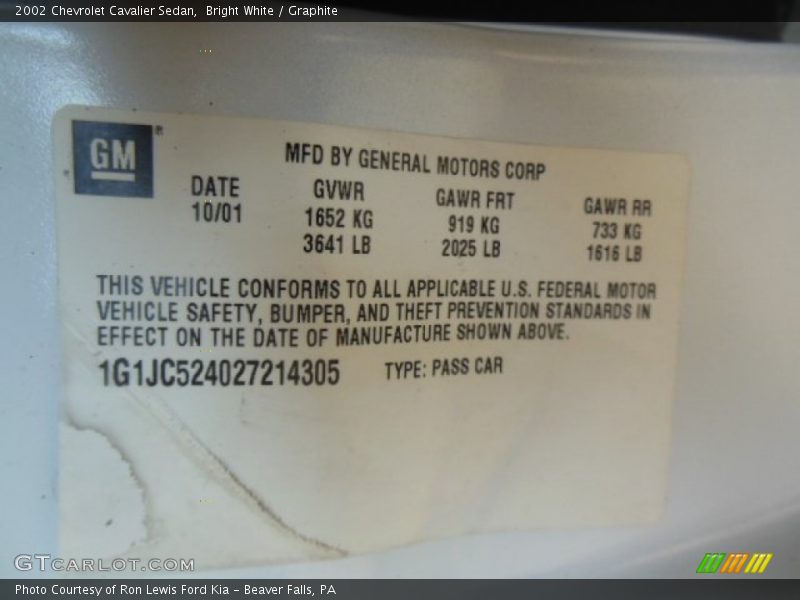 Bright White / Graphite 2002 Chevrolet Cavalier Sedan