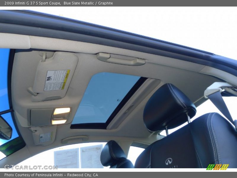 Sunroof of 2009 G 37 S Sport Coupe