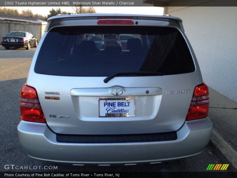Millennium Silver Metallic / Charcoal 2002 Toyota Highlander Limited 4WD