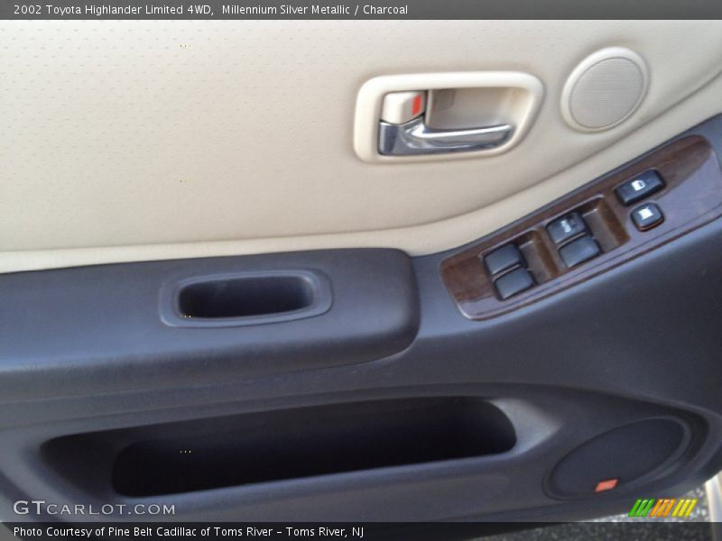 Millennium Silver Metallic / Charcoal 2002 Toyota Highlander Limited 4WD