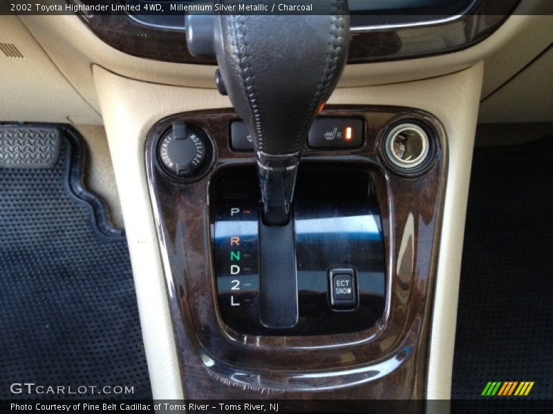 Millennium Silver Metallic / Charcoal 2002 Toyota Highlander Limited 4WD