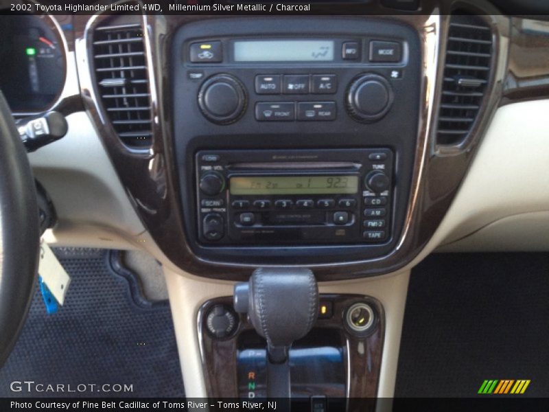 Millennium Silver Metallic / Charcoal 2002 Toyota Highlander Limited 4WD