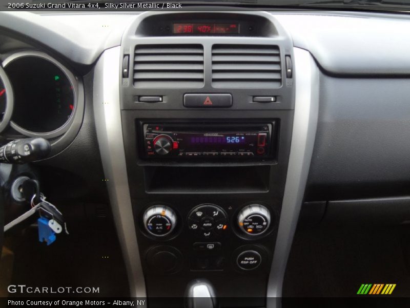 Silky Silver Metallic / Black 2006 Suzuki Grand Vitara 4x4