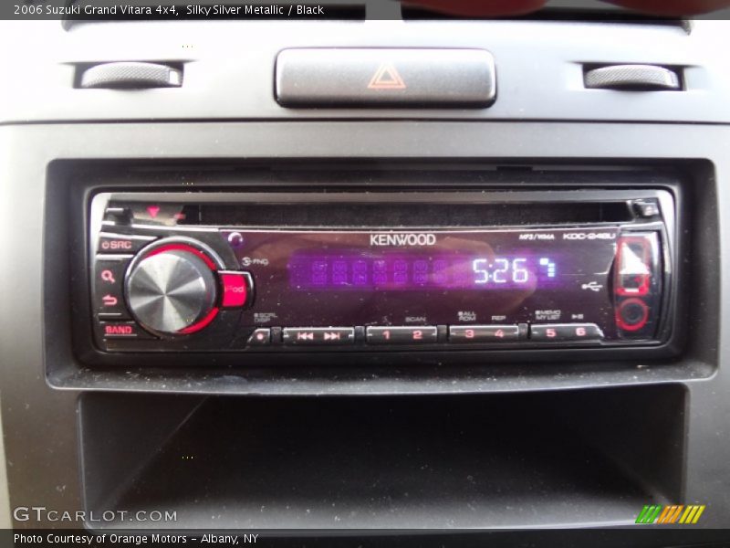 Silky Silver Metallic / Black 2006 Suzuki Grand Vitara 4x4