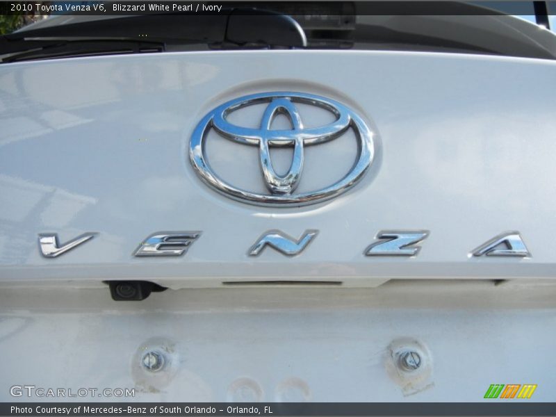 Blizzard White Pearl / Ivory 2010 Toyota Venza V6