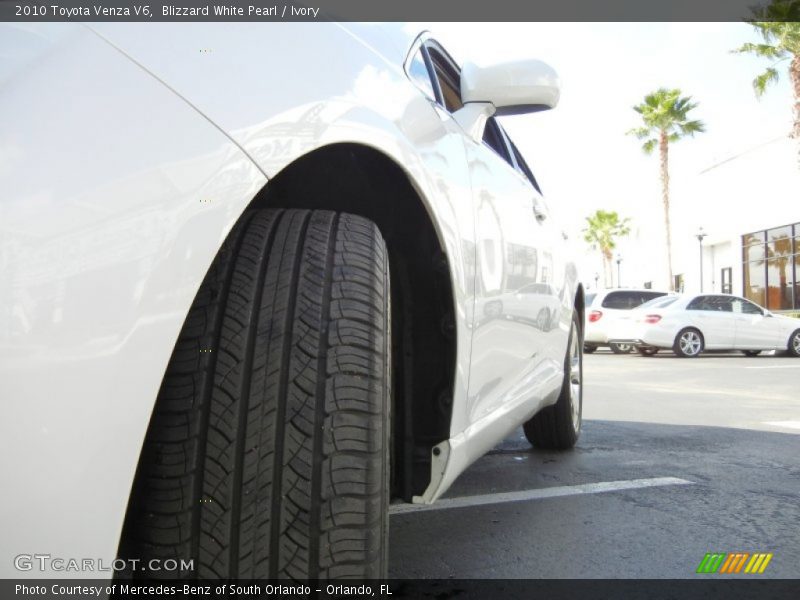 Blizzard White Pearl / Ivory 2010 Toyota Venza V6