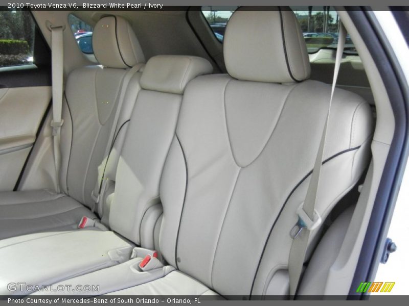 Blizzard White Pearl / Ivory 2010 Toyota Venza V6