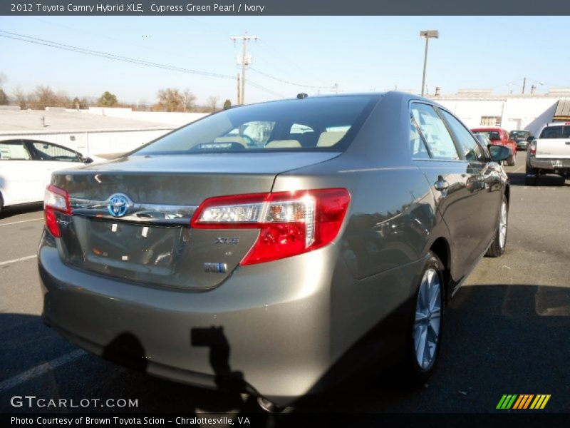 Cypress Green Pearl / Ivory 2012 Toyota Camry Hybrid XLE