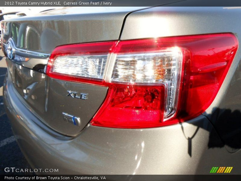 Cypress Green Pearl / Ivory 2012 Toyota Camry Hybrid XLE