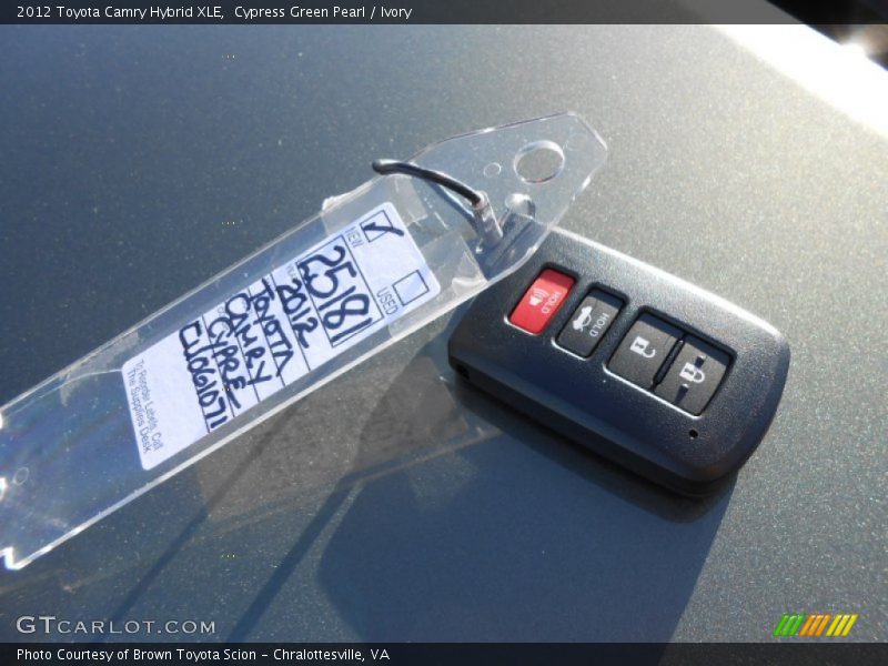 Cypress Green Pearl / Ivory 2012 Toyota Camry Hybrid XLE