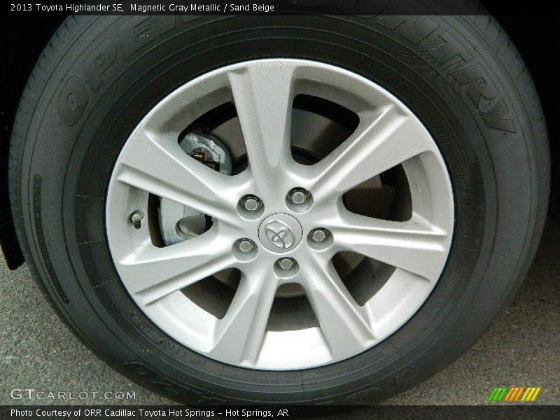 Magnetic Gray Metallic / Sand Beige 2013 Toyota Highlander SE