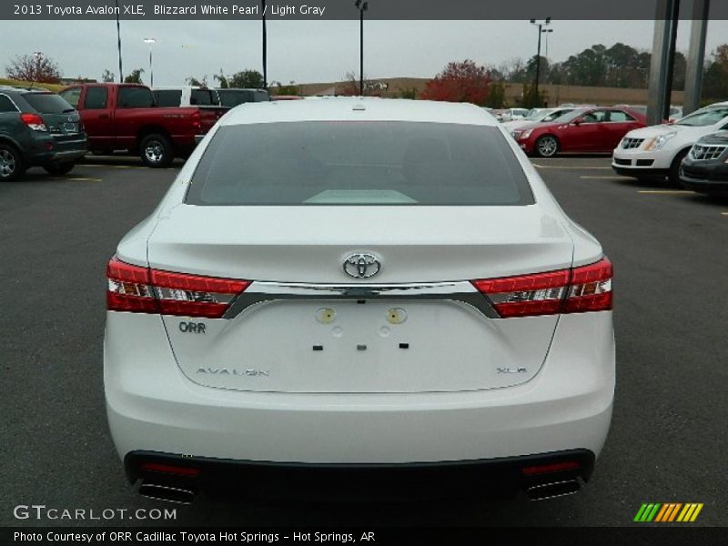 Blizzard White Pearl / Light Gray 2013 Toyota Avalon XLE