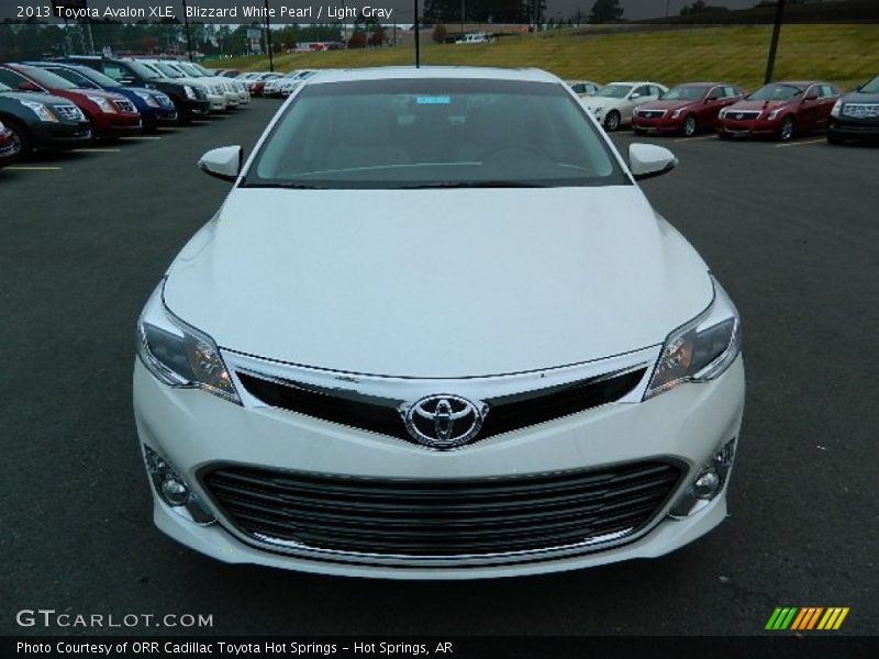 Blizzard White Pearl / Light Gray 2013 Toyota Avalon XLE