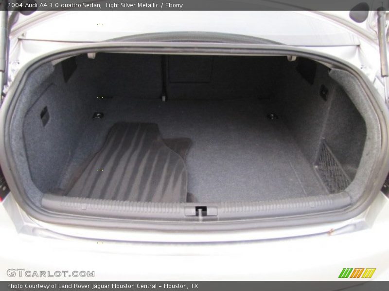  2004 A4 3.0 quattro Sedan Trunk