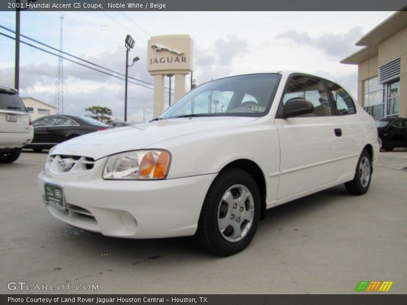 Front 3/4 View of 2001 Accent GS Coupe