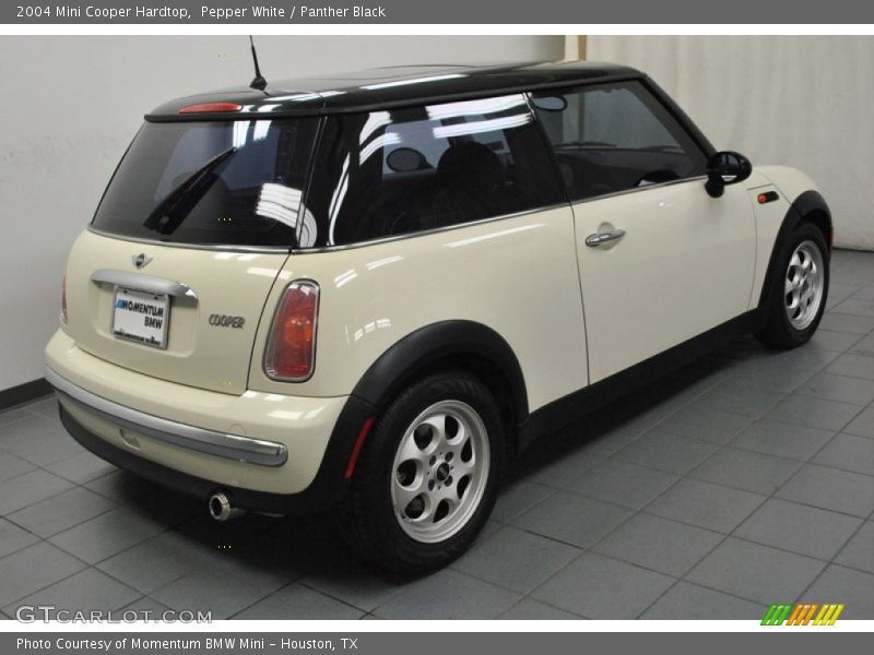 Pepper White / Panther Black 2004 Mini Cooper Hardtop