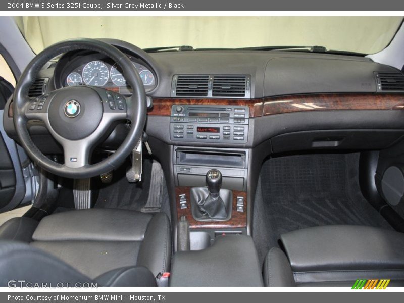 Dashboard of 2004 3 Series 325i Coupe