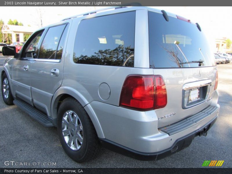 Silver Birch Metallic / Light Parchment 2003 Lincoln Navigator Luxury