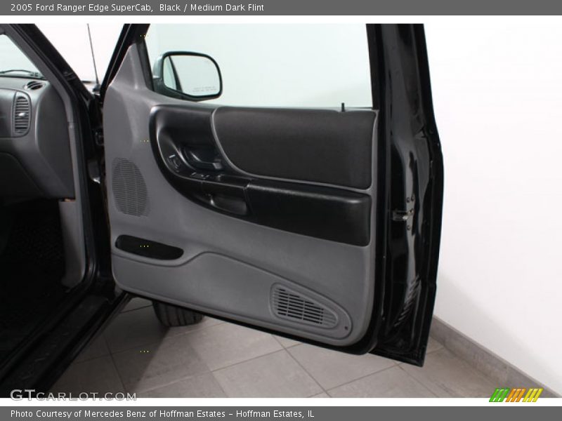 Black / Medium Dark Flint 2005 Ford Ranger Edge SuperCab
