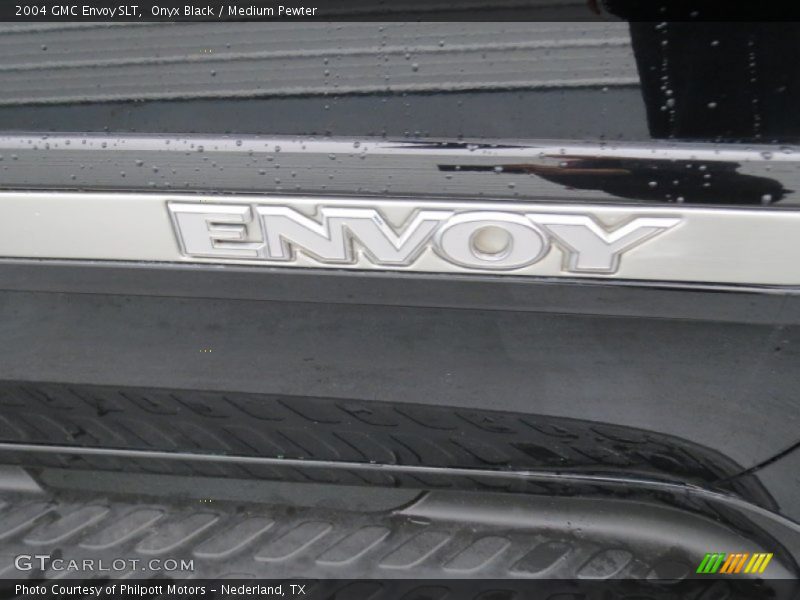 Onyx Black / Medium Pewter 2004 GMC Envoy SLT