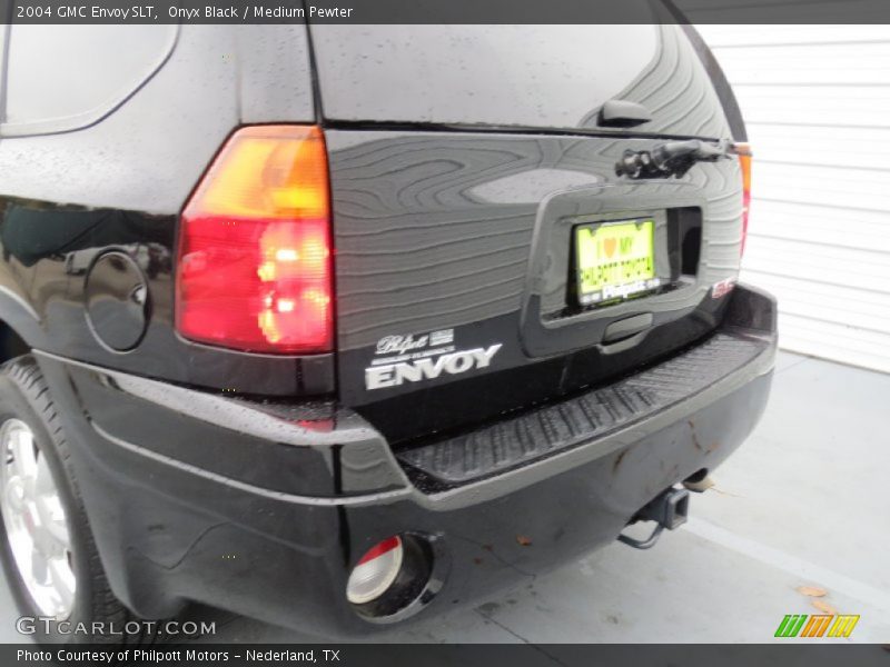 Onyx Black / Medium Pewter 2004 GMC Envoy SLT
