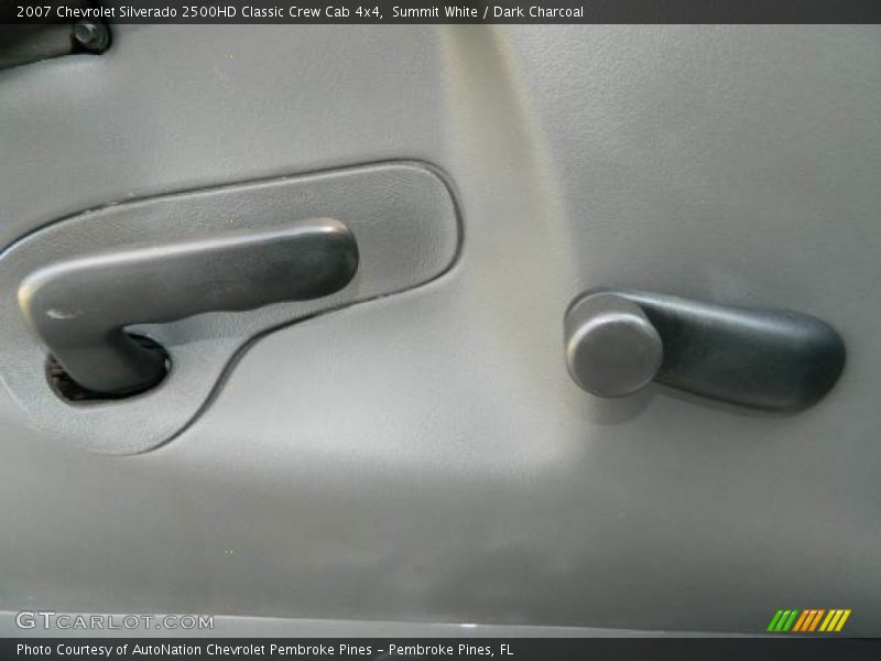 Summit White / Dark Charcoal 2007 Chevrolet Silverado 2500HD Classic Crew Cab 4x4