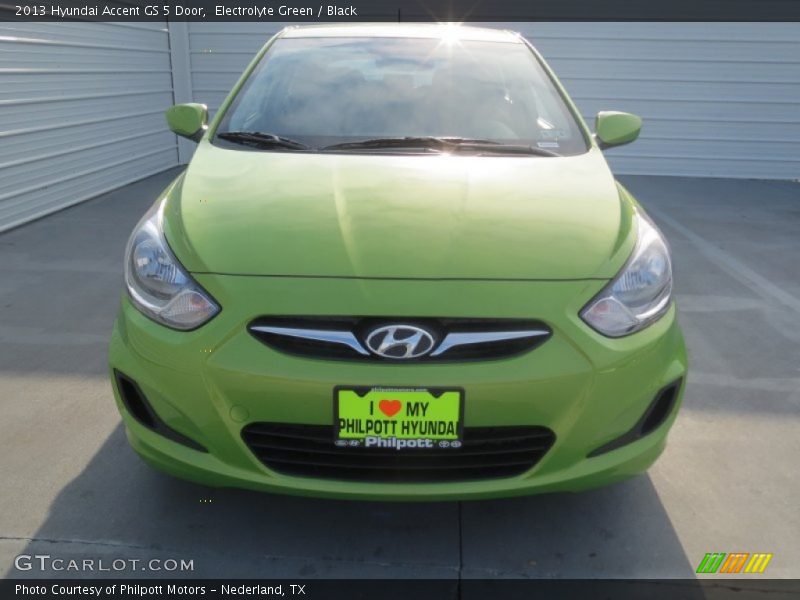 Electrolyte Green / Black 2013 Hyundai Accent GS 5 Door