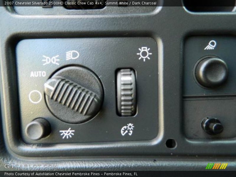 Summit White / Dark Charcoal 2007 Chevrolet Silverado 2500HD Classic Crew Cab 4x4