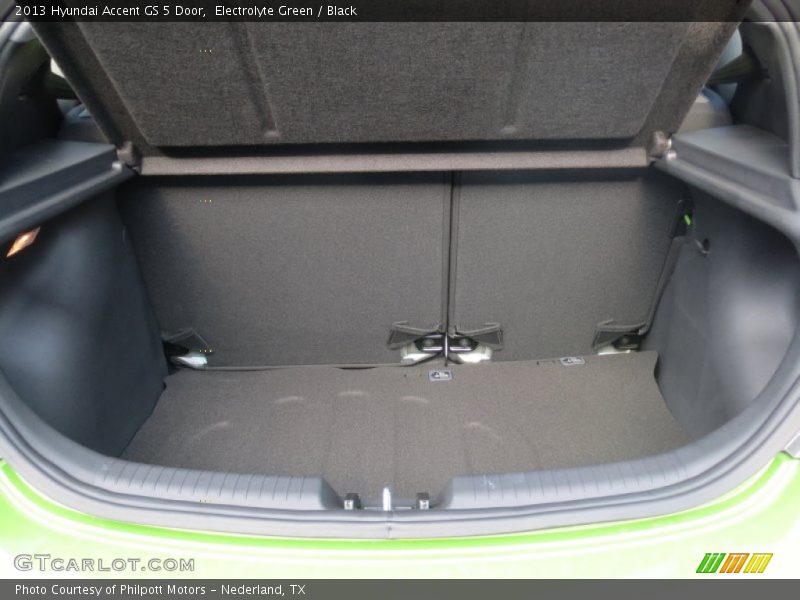  2013 Accent GS 5 Door Trunk