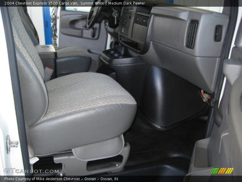 Summit White / Medium Dark Pewter 2004 Chevrolet Express 3500 Cargo Van