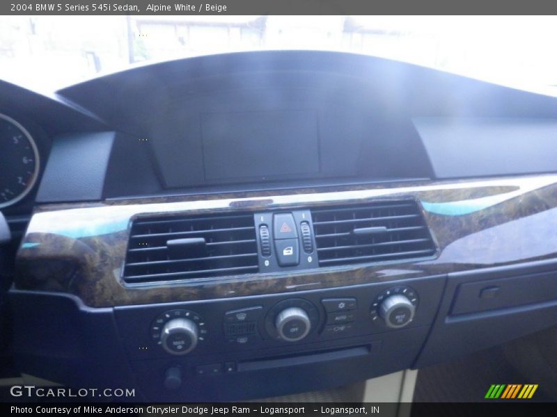 Alpine White / Beige 2004 BMW 5 Series 545i Sedan