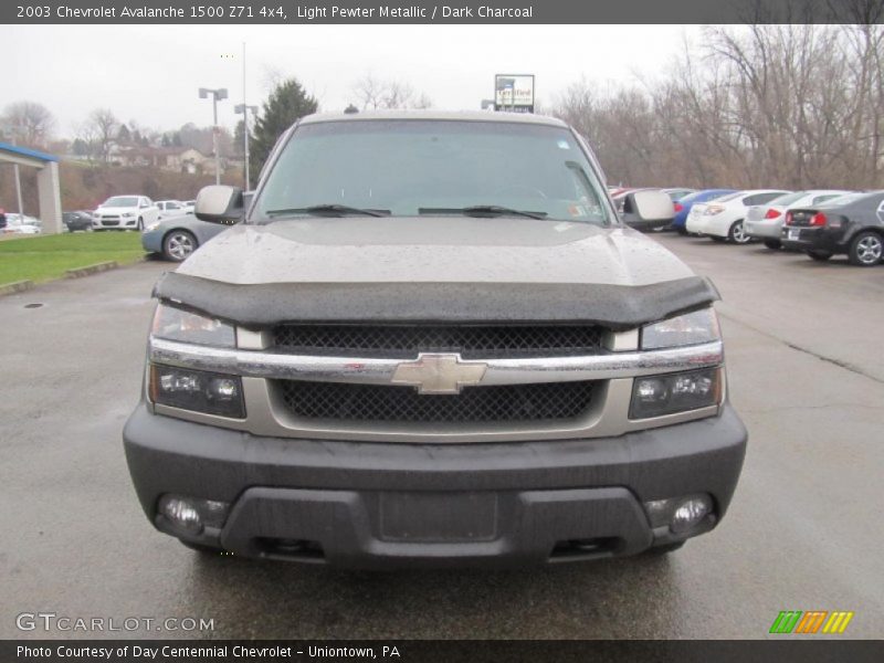 Light Pewter Metallic / Dark Charcoal 2003 Chevrolet Avalanche 1500 Z71 4x4