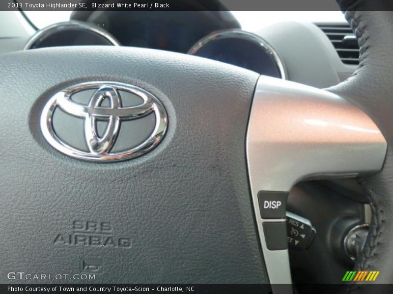 Blizzard White Pearl / Black 2013 Toyota Highlander SE