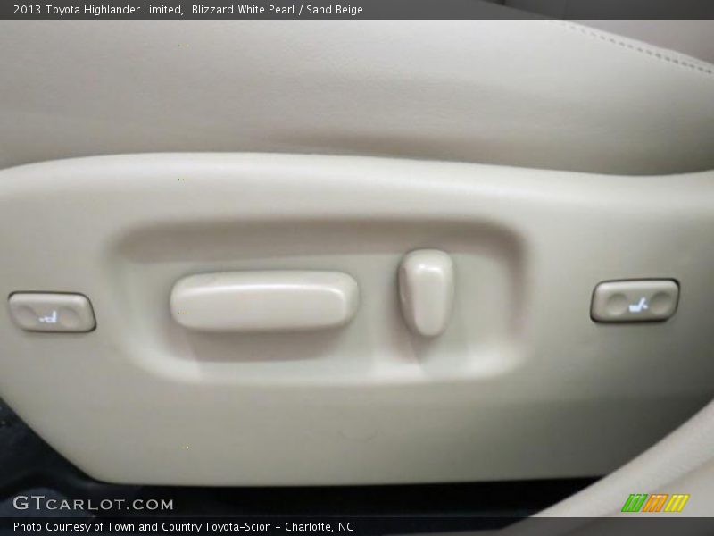 Blizzard White Pearl / Sand Beige 2013 Toyota Highlander Limited